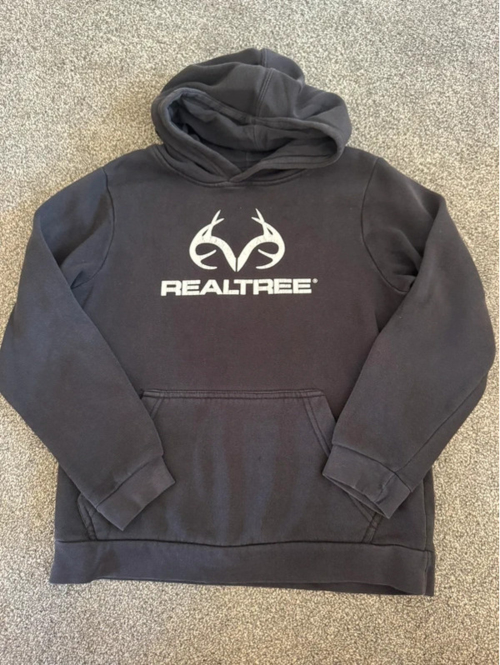 Boy’s Realtree black pullover sweatshirt hoodie Large